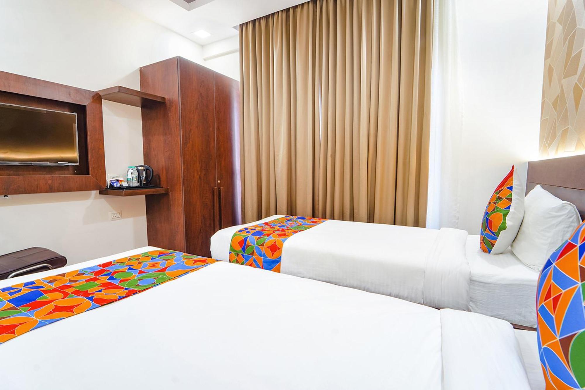 Fabhotel Ellegant Inn Bangalore Bagian luar foto